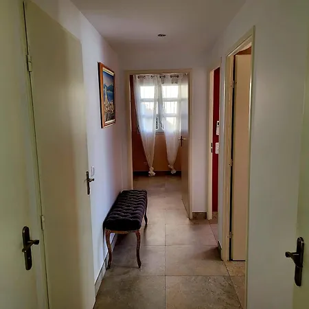 Jenna Apartment